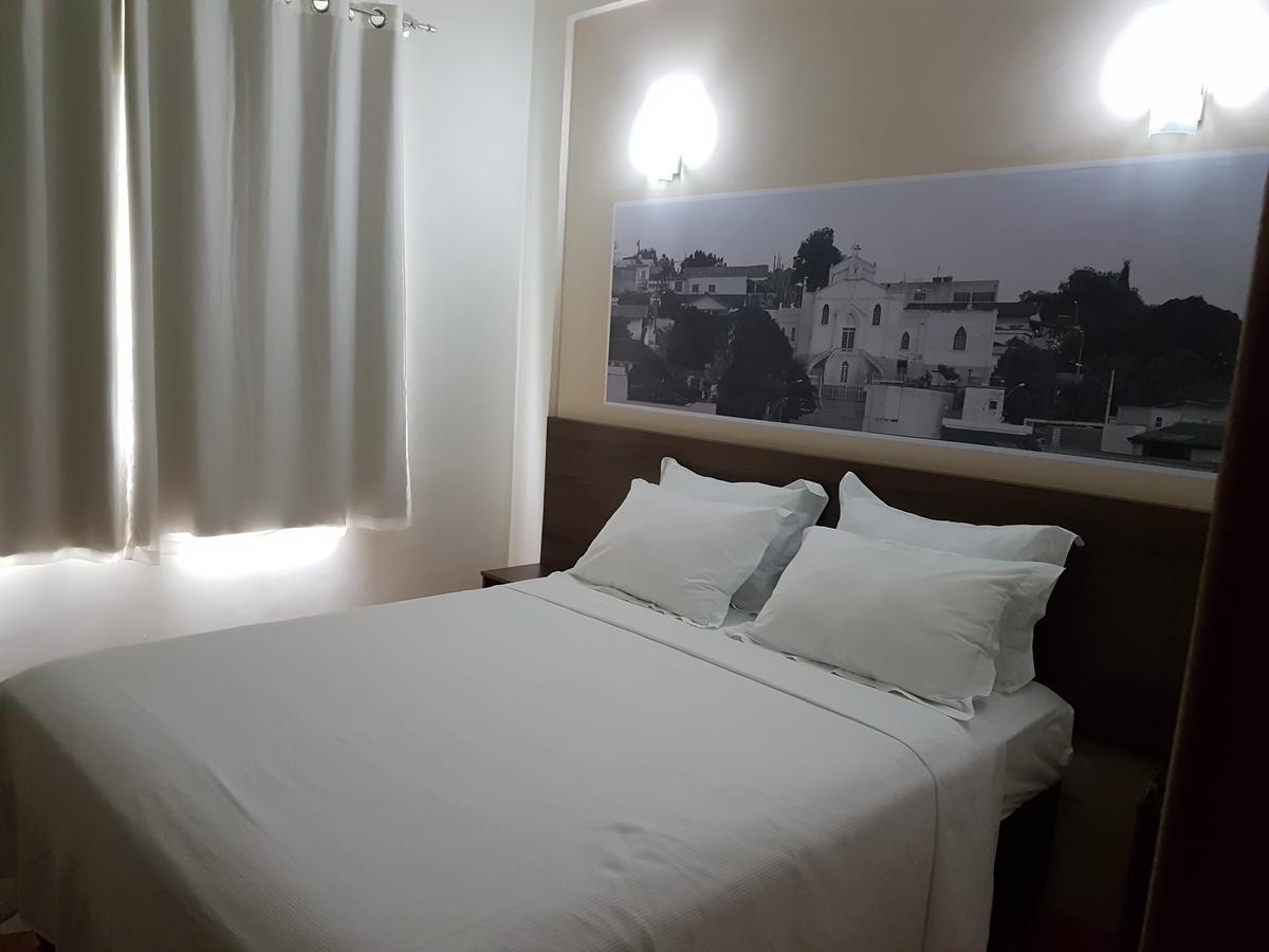 Hotel 494 Oliveira-Mg Esterno foto
